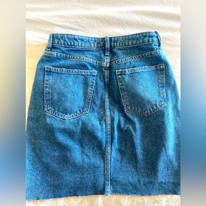 zara skirt wear it one time in very good condition size36